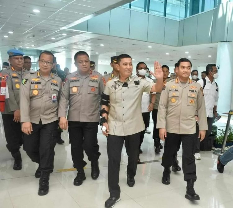 Kapolda Jambi tiba di bandara sultan thaha usai menjalani perawatan di Rs Kramat Jati