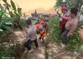 Proses evakuasi korban tenggelam saat mandi Sungai Tantan Merangin