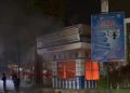 Massa aksi aliansi Jambi melawan bakar pos lalu lintas