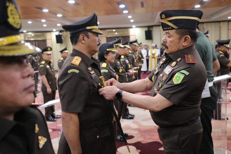 Sugeng Hariadi yang resmi menjabat sebagai Kajati Jambi, menggantikan Hermon Dekristo