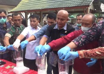Barang bukti berupa narkotika jenis sabi dimusnahkan dengan cara diblender yang dicampur diterjen