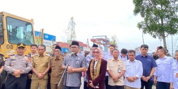 Sekda Provinsi Jambi, Dr. H. Sudirman, SH, MH, bersama Pelindo Regional 2 Jambi melepas ekspor 36 ton buah pinang senilai Rp1,3 miliar ke Bangladesh di Pelabuhan Talang Duku.