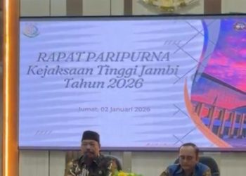 Kajati Jambi Sugeng Hariadi memberikan arahan dalam Rapat Paripurna terkait kesiapan Kejati Jambi mengimplementasikan KUHP dan KUHAP baru, termasuk penerapan keadilan restoratif dan sanksi kerja sosial