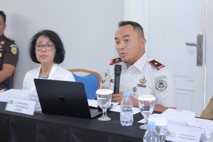 PEMBAGIAN PERAN : Kanwil Ditjenpas Jambi menggelar FGD Penyusunan Pedoman Pelaksanaan Pidana Kerja Sosial di Aula Kanwil Ditjenpas Jambi, sebagai langkah awal implementasi pidana kerja sosial di Provinsi Jambi