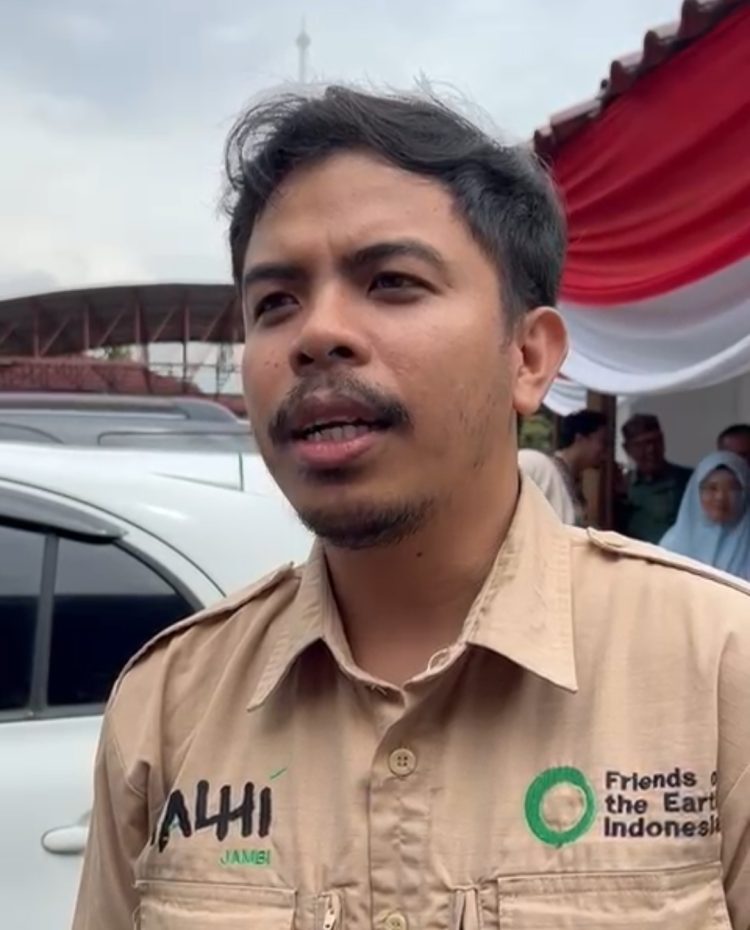 Ketua Bidang Advokasi Walhi Jambi, Eko Wahyudi, memberikan keterangan terkait rencana jalan khusus dan stokpile batubara