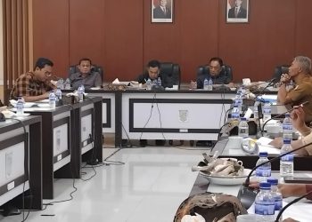 DPRD Kota Jambi secara tegas menolak keberadaan stockpile batu bara tersebut karena dinilai melanggar aturan tata ruang (RTRW) dan mengancam lingkungan di kawasan permukiman
