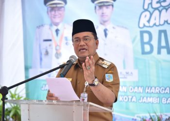Wali kota Jambi Dr. dr. H. Maulana, MKM