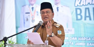 Wali kota Jambi Dr. dr. H. Maulana, MKM