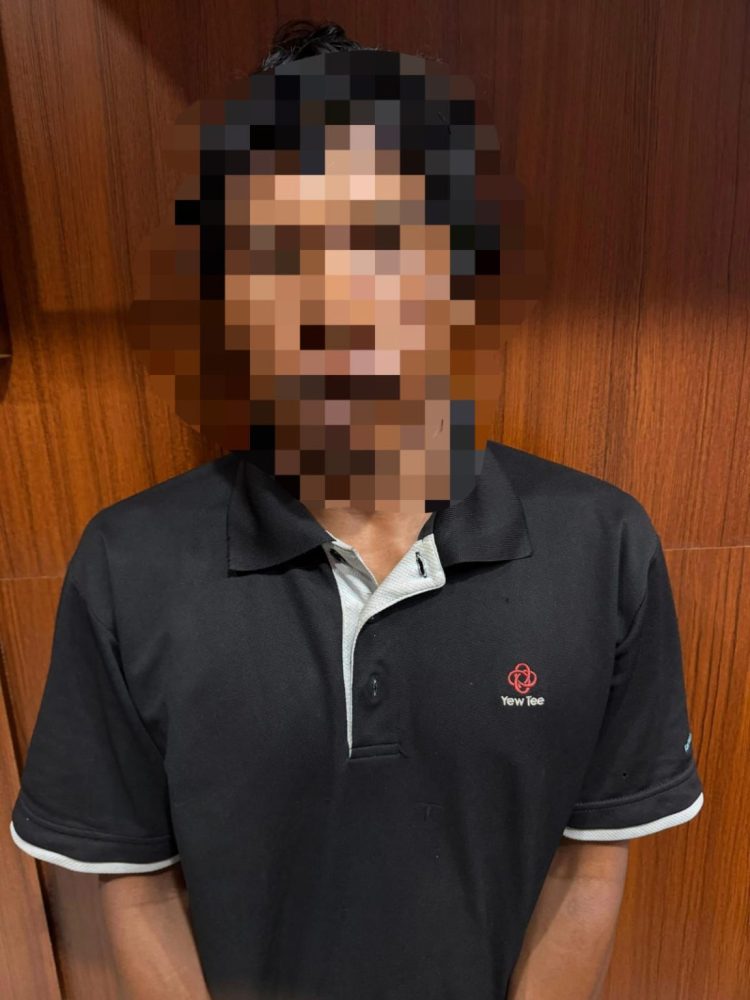 DITANGKAP : Tersangka SO (39) diamankan di Mapolres Tanjung Jabung Barat usai melakukan aksi pencurian dengan pemberatan