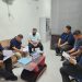 PEMERIKSAAN : Petugas Imigrasi Jambi saat melakukan pengawasan keberadaan dan aktivitas WNA dalam Operasi Wirawaspada April 2026