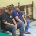 PEMERIKSAAN TERDAKWA : Dua terdakwa kasus 58 kilogram sabu tertunduk saat menjalani sidang lanjutan di Pengadilan Negeri Jambi