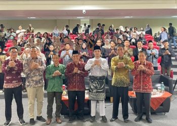 GEN Z : Wakil Wali Kota Jambi, Diza Hazra Aljosha, foto bersama usai menghadiri Seminar dan Talkshow pada Puncak Gebyar Dakwah 2026 Fakultas Dakwah UIN STS Jambi di Wing C UIN STS Jambi