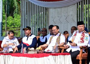 PEMBUKAAN :Wali Kota Jambi, Maulana, duduk bersama unsur Forkopimda saat menghadiri pembukaan O2SN dan FLS3N 2026