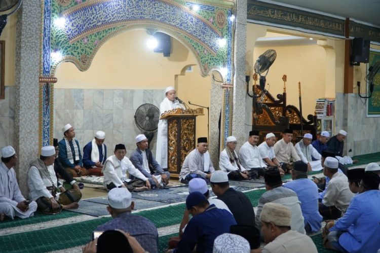 Gubernur Jambi Al Haris saat Safari Subuh di Masjid Raya Magat Sari