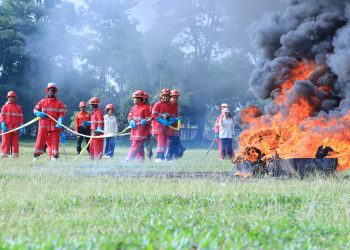 KARHUTLA : Simulasi pemadaman api menjadi bagian dari edukasi dan penguatan kesiapsiagaan dalam menghadapi potensi karhutla di Provinsi Jambi