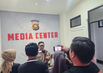 PEMERIKSAAN : Kabid Humas Polda Jambi Kombes Pol Erlan Munaji memberikan keterangan kepada awak media terkait perkembangan penyelidikan kasus kematian Brigadir E