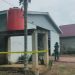 BRIGADIR E : Garis polisi masih membentang di rumah kontrakan yang dikenal sebagai Azi Kost di Lorong Kamboja, Kelurahan Rano, Kabupaten Tanjung Jabung Timur